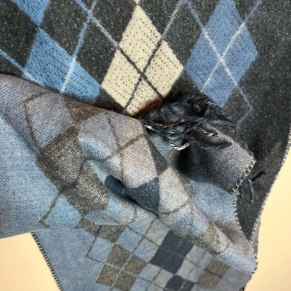 Roundtree and Yorke 100% Acrylic Blue Argyll Men's Scarf
